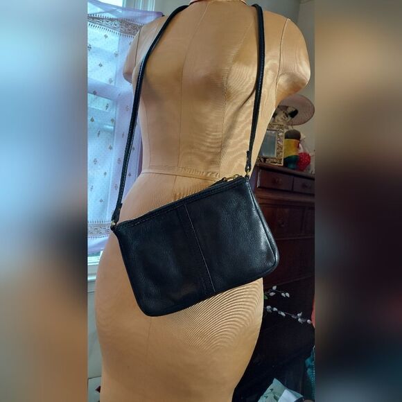 Fossil Black Leather Crossbody Multiple Zippered Compartments - Picture 5 of 10